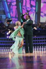 Танцы со звездами: 427x640 / 58 Кб