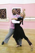 Танцы со звездами: 427x640 / 47 Кб