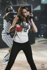 Танцы со звездами: 427x640 / 46 Кб