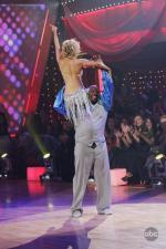 Танцы со звездами: 427x640 / 52 Кб