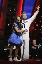 Танцы со звездами: 427x640 / 45 Кб