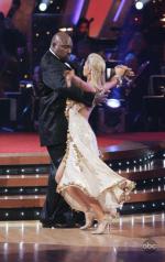 Танцы со звездами: 405x640 / 52 Кб