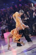 Танцы со звездами: 427x640 / 54 Кб