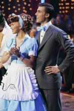 Танцы со звездами: 427x640 / 64 Кб