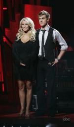 Танцы со звездами: 376x640 / 32 Кб