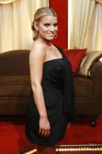 Танцы со звездами: 427x640 / 35 Кб