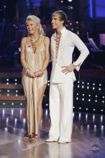 Танцы со звездами: 427x640 / 50 Кб