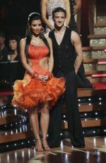 Танцы со звездами: 416x640 / 53 Кб