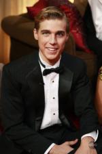 Танцы со звездами: 427x640 / 32 Кб