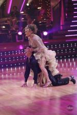 Танцы со звездами: 427x640 / 53 Кб