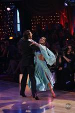 Танцы со звездами: 427x640 / 46 Кб