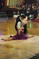 Танцы со звездами: 427x640 / 50 Кб