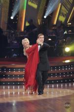 Танцы со звездами: 427x640 / 46 Кб