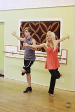 Танцы со звездами: 427x640 / 43 Кб