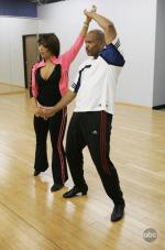 Танцы со звездами: 424x640 / 46 Кб