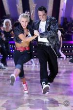 Танцы со звездами: 427x640 / 57 Кб