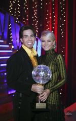 Танцы со звездами: 403x640 / 50 Кб