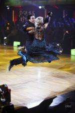 Танцы со звездами: 427x640 / 47 Кб