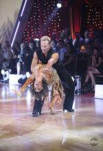 Танцы со звездами: 439x640 / 55 Кб