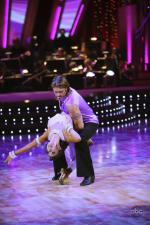 Танцы со звездами: 427x640 / 59 Кб