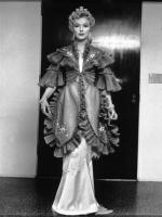 Принц и танцовщица: 338x450 / 30 Кб