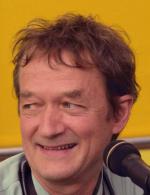 Девушка и облака: 341x442 / 27 Кб