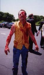 Ночевка с зомби: 450x755 / 59 Кб