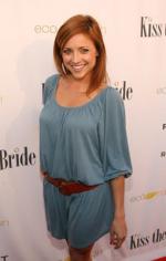 Поцелуй невесту: 255x400 / 16 Кб