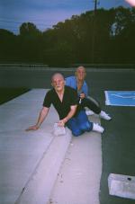 Трахальщики мусорных бачков: 1358x2048 / 506 Кб