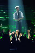 Американский идол: Поиск суперзвезды: 435x653 / 38 Кб