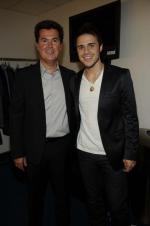 Американский идол: Поиск суперзвезды: 435x653 / 34 Кб