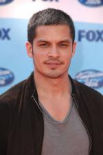 Американский идол: Поиск суперзвезды: 266x400 / 18 Кб