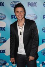 Американский идол: Поиск суперзвезды: 268x400 / 23 Кб