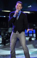 Американский идол: Поиск суперзвезды: 426x653 / 41 Кб