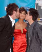 Американский идол: Поиск суперзвезды: 325x400 / 27 Кб