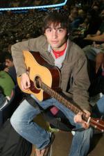 Американский идол: Поиск суперзвезды: 267x400 / 33 Кб