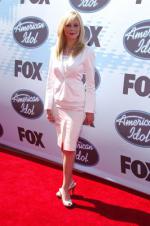 Американский идол: Поиск суперзвезды: 266x400 / 29 Кб