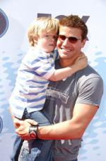 Американский идол: Поиск суперзвезды: 266x400 / 29 Кб