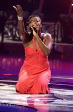 Американский идол: Поиск суперзвезды: 262x400 / 24 Кб