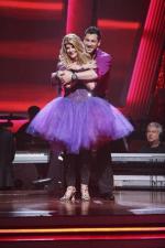 Танцы со звездами: 427x640 / 46 Кб