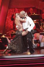 Танцы со звездами: 425x640 / 55 Кб