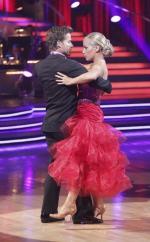 Танцы со звездами: 397x640 / 49 Кб