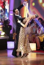 Танцы со звездами: 437x640 / 62 Кб