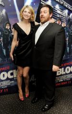 Чужие на районе: 1307x2048 / 563 Кб