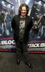 Чужие на районе: 1292x2048 / 787 Кб