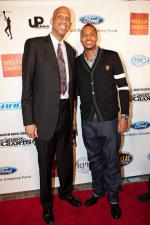 On the Shoulders of Giants: 480x720 / 64 Кб