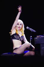 Леди Гага представляет: Тур «Бал Монстров» в Мэдисон Сквер Гарден: 1365x2048 / 235 Кб