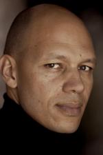 An African Election: 1370x2048 / 230 Кб