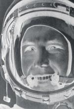 Kozmos: 305x449 / 34 Кб