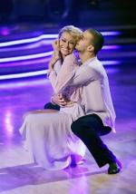 Танцы со звездами: 450x640 / 45 Кб